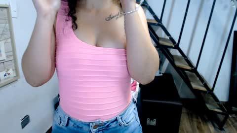 Snapshot of samantha2girl chatting on 02/26/25, 12:27 samantha online show from 02/26/25, 12:27