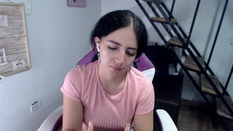Snapshot of samantha2girl chatting on 10/18/25, 08:53 samantha online show from 10/18/25, 08:53