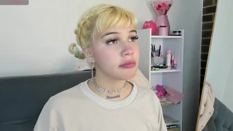 Snapshot of samantha_browwnn chatting on 10/21/25, 03:40 samantha_browwnn online show from 10/21/25, 03:40