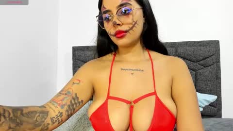 Snapshot of samantha_cherry__ chatting on 10/18/25, 01:08 samantha cherry online show from 10/18/25, 01:08