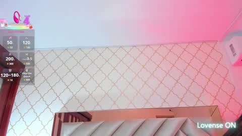 Snapshot of samantha_duque11 chatting on 02/21/25, 04:29 Samantha online show from 02/21/25, 04:29