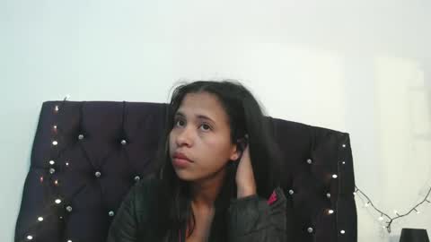 Snapshot of samantha_fox_squirt chatting on 12/10/24, 08:51 lizzy online show from 12/10/24, 08:51