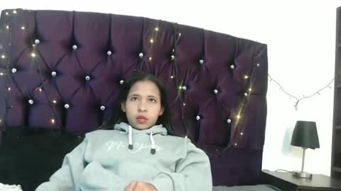 Snapshot of samantha_fox_squirt chatting on 12/20/24, 02:52 lizzy online show from 12/20/24, 02:52