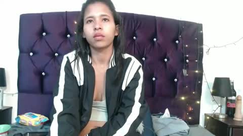 Snapshot of samantha_fox_squirt chatting on 12/29/24, 11:40 lizzy online show from 12/29/24, 11:40
