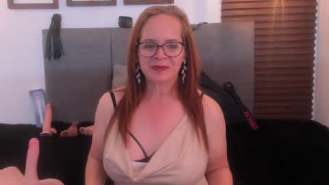 Snapshot of samantha_mature56 chatting on 03/07/25, 05:28 Sam online show from 03/07/25, 05:28