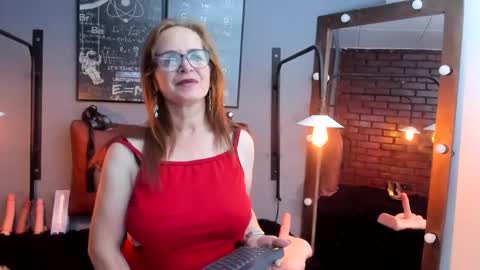 Snapshot of samantha_mature56 chatting on 03/11/25, 05:02 Sam online show from 03/11/25, 05:02