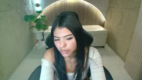 Snapshot of samantha_r__ chatting on 07/13/26, 10:45 Sam online show from 07/13/26, 10:45