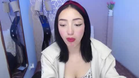 Snapshot of samantha_riot chatting on 11/07/25, 08:42 Samantha online show from 11/07/25, 08:42