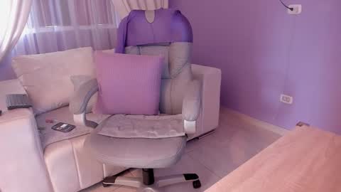 samantha_thompsoon online show from 03/18/26, 09:40