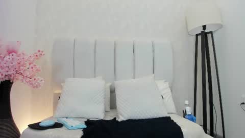 . Samantha  . online show from 08/03/26, 12:43