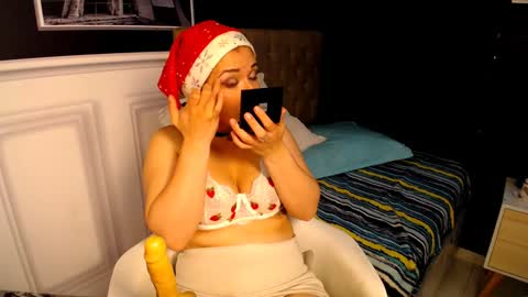 Snapshot of samanthaanderson chatting on 12/15/24, 11:31 Samantha Anderson online show from 12/15/24, 11:31