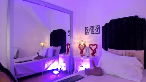 Samantha online show from 02/14/25, 08:26