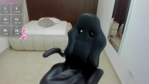   online show from 04/12/26, 06:13