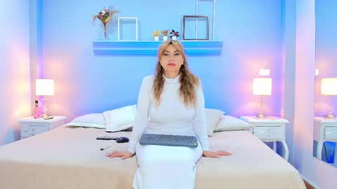 Samanta online show from 02/11/25, 01:31