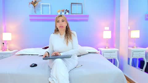 Samanta online show from 02/14/25, 01:23