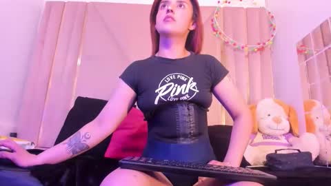 Samantha online show from 04/23/26, 11:07