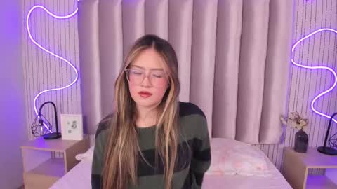 Alejandra  online show from 09/13/25, 01:55