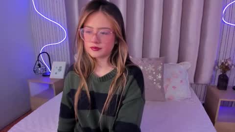 Alejandra  online show from 10/09/25, 11:52