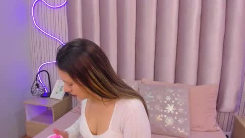 Alejandra  online show from 11/13/25, 12:15