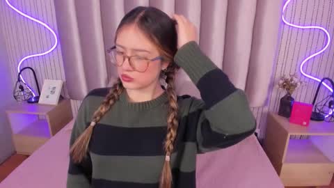 Alejandra  online show from 12/02/25, 01:39