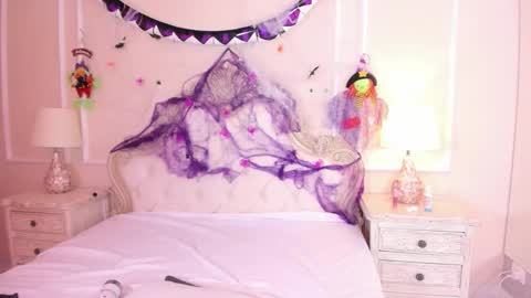 Samantha  online show from 10/31/25, 02:18