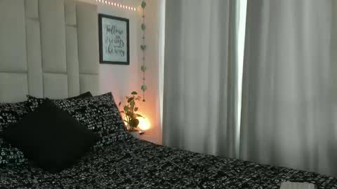 Samixmami online show from 02/05/25, 09:40