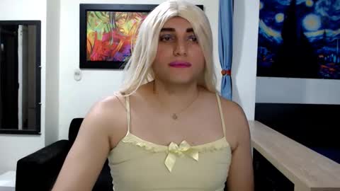 Snapshot of samara81648 chatting on 10/25/25, 06:32 Samara online show from 10/25/25, 06:32