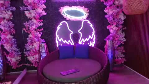 Snapshot of samara_glow chatting on 07/23/26, 03:59 Samara online show from 07/23/26, 03:59