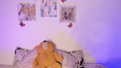 Samara is my name a pleasure delighted that you are here leave your thumb up it is important to me online show from 01/29/25, 01:37