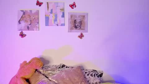 Samara is my name a pleasure delighted that you are here leave your thumb up it is important to me online show from 01/31/25, 01:33