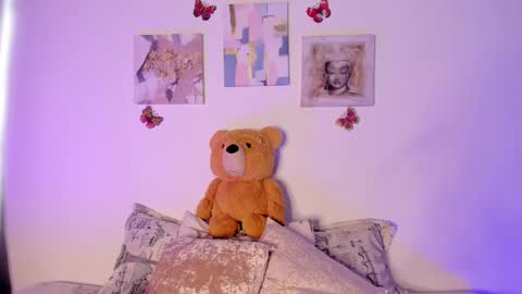 Samara is my name a pleasure delighted that you are here leave your thumb up it is important to me online show from 02/02/25, 07:46