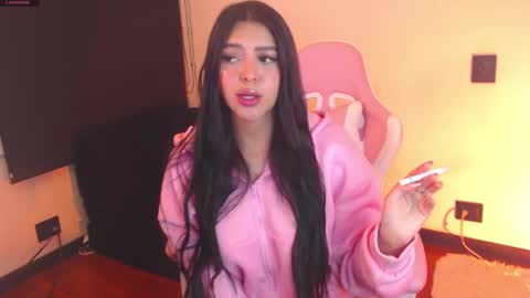 Snapshot of samara_lam chatting on 12/14/24, 04:56 Sammy  online show from 12/14/24, 04:56