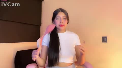 Snapshot of samara_lam chatting on 02/06/25, 02:44 Sammy  online show from 02/06/25, 02:44