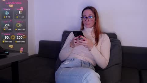 Snapshot of samarafromthewell chatting on 12/11/24, 12:44 Samara From The Well online show from 12/11/24, 12:44