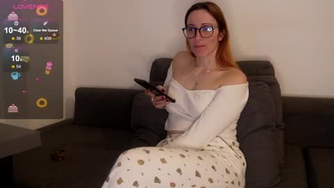 Snapshot of samarafromthewell chatting on 12/18/24, 11:30 Samara From The Well online show from 12/18/24, 11:30