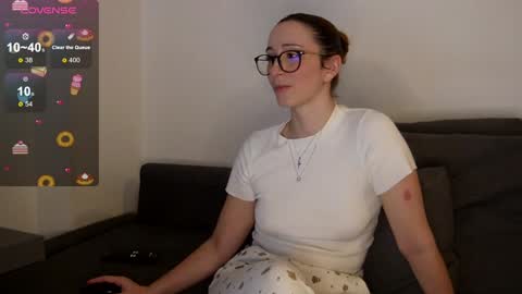 Snapshot of samarafromthewell chatting on 12/20/24, 09:39 Samara From The Well online show from 12/20/24, 09:39