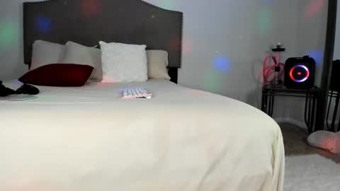 Yaya online show from 09/15/25, 02:00