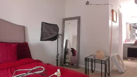 Yaya online show from 04/14/26, 07:53