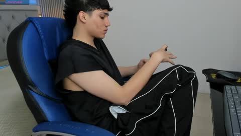 Snapshot of samblack_ chatting on 04/29/26, 05:30 Sam online show from 04/29/26, 05:30