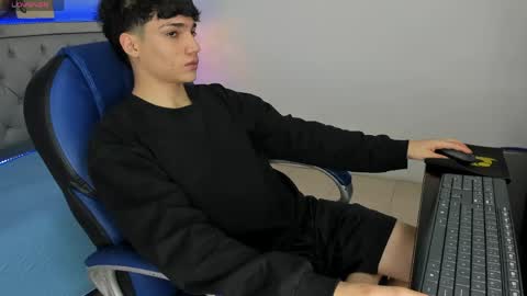 Snapshot of samblack_ chatting on 05/08/26, 01:27 Sam online show from 05/08/26, 01:27