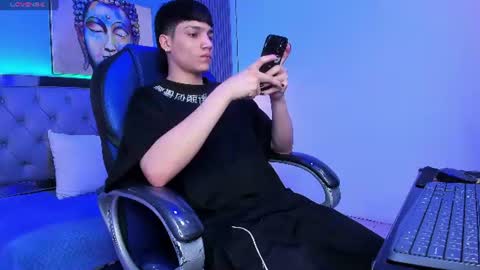 Sam online show from 07/12/26, 08:33