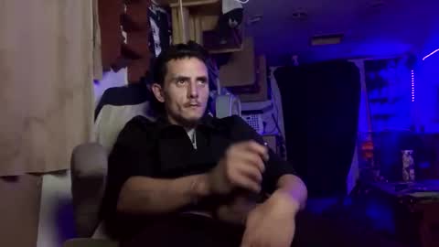 Snapshot of sameeed99 chatting on 11/17/25, 12:49 sameeed99 online show from 11/17/25, 12:49