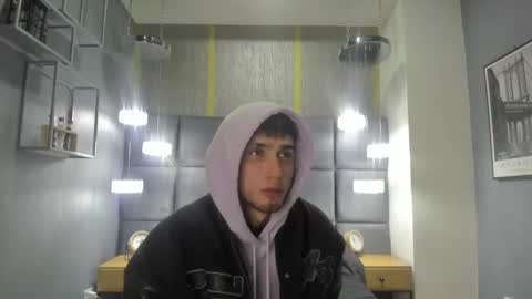 Snapshot of samevans_ chatting on 12/24/24, 03:05 Sam online show from 12/24/24, 03:05