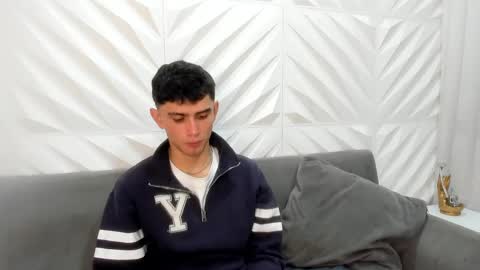 Snapshot of samevans_ chatting on 01/02/25, 12:24 Sam online show from 01/02/25, 12:24