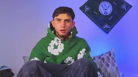 Snapshot of samevansx chatting on 11/12/25, 08:52 samevansx online show from 11/12/25, 08:52