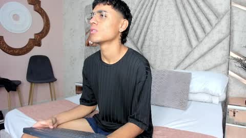 Samfrrost online show from 04/05/26, 11:51