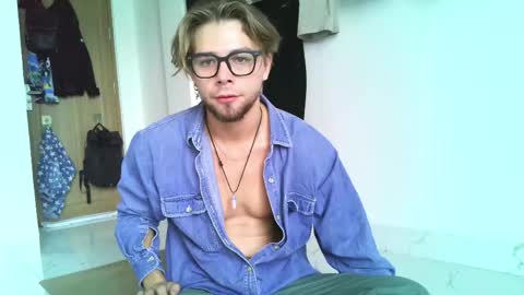 Fansly -       Top4fans   online show from 04/18/26, 02:48