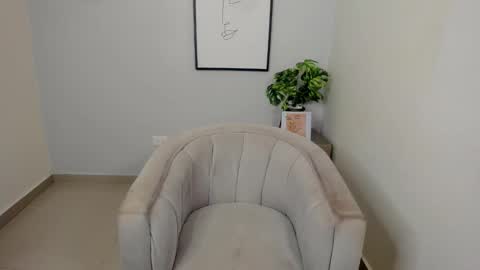 Samie Mury  online show from 12/04/25, 03:27