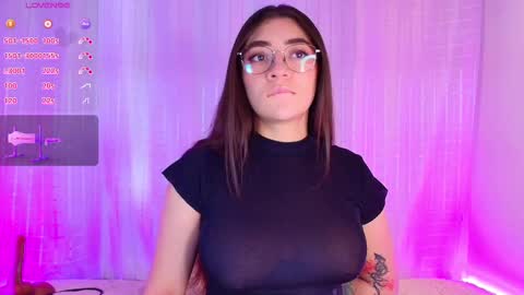 Snapshot of samii_evans chatting on 03/01/25, 06:43 samii evans  online show from 03/01/25, 06:43