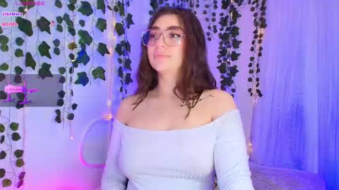 Snapshot of samii_evans chatting on 09/10/25, 04:01 samii evans  online show from 09/10/25, 04:01